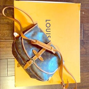 Authentic Louis Vuitton Monogram canvas Saumur 30